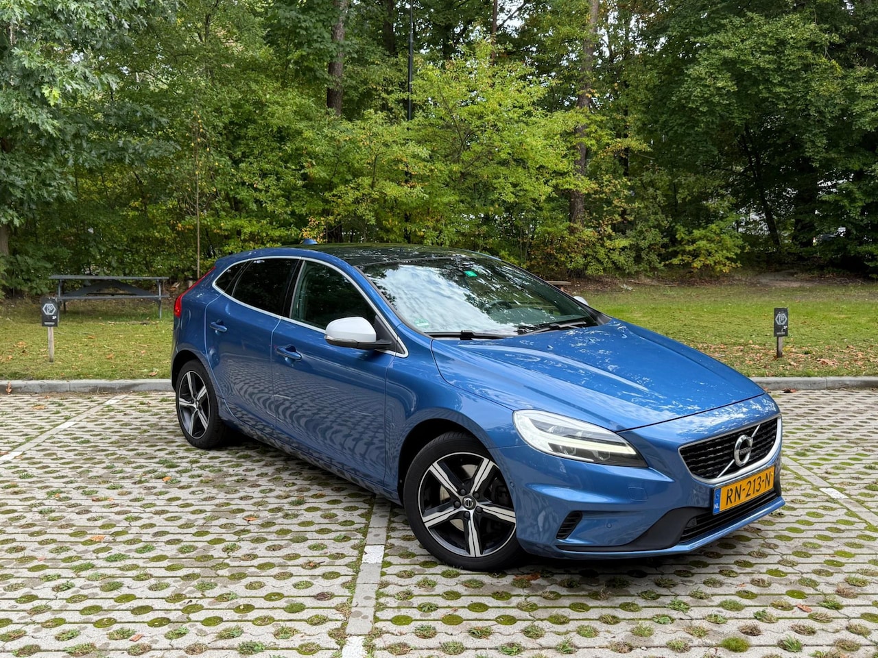 Volvo V40 - 2.0 D3 Business Sport 2.0 D3 Business Sport - AutoWereld.nl
