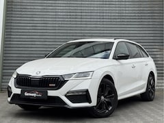 Skoda Octavia Combi - 1.4 TSI 245pk RS iV PHEV Business Pano Keyless Ambiente Verlichting Park Assist