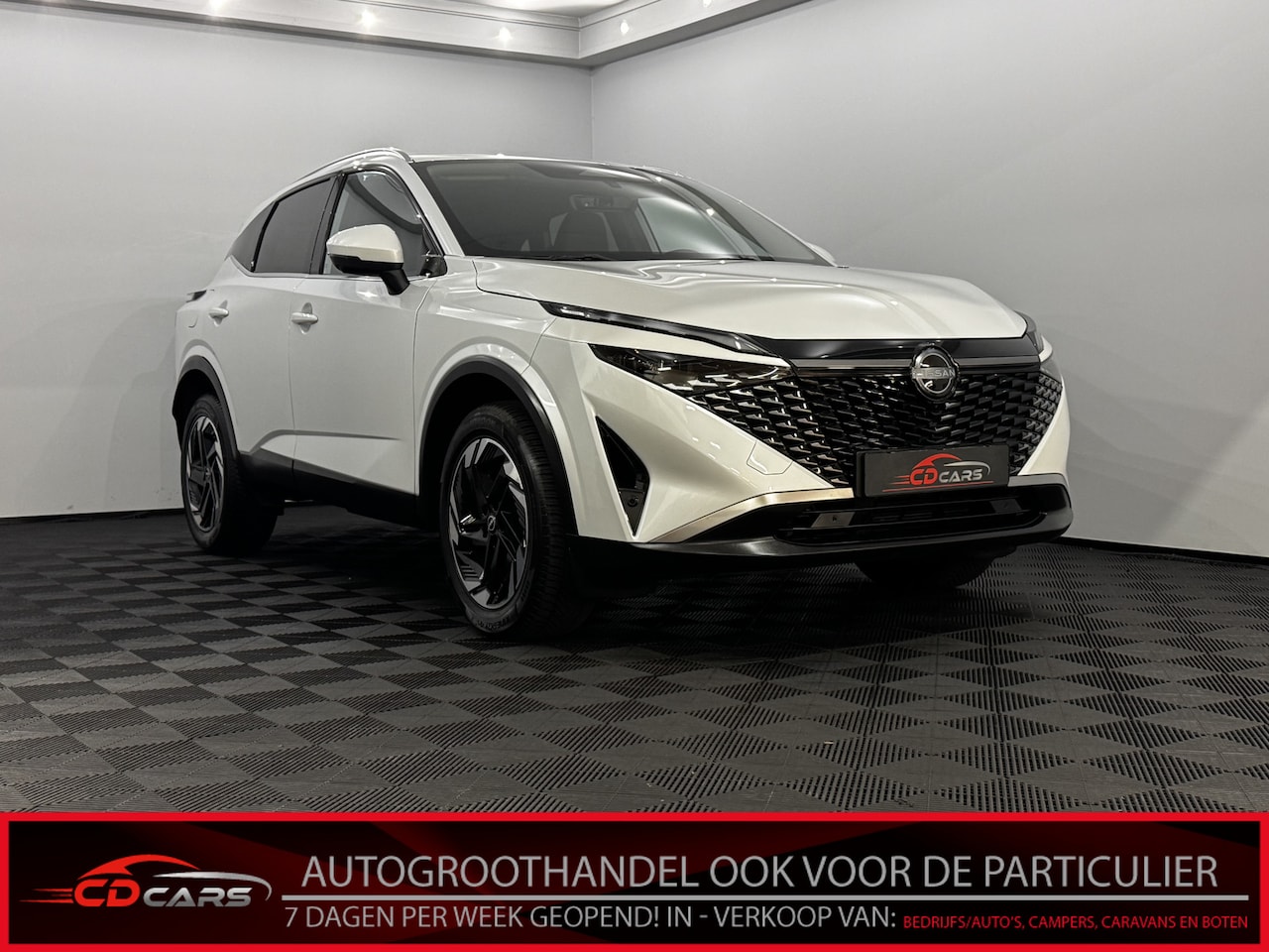 Nissan Qashqai - 1.3 MHEV Xtronic N-Connecta Half leder, 360 Camera, Navi, Head-up display, Elektrische ach - AutoWereld.nl