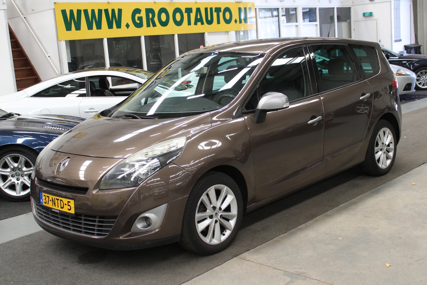 Renault Grand Scénic - 1.4 TCe Celsium Airco, Cruise Control, Trekhaak, Stuurbekrachtiging - AutoWereld.nl