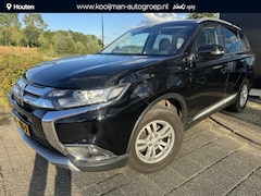 Mitsubishi Outlander - 2.0 Business Edition | Trekhaak | All Season Banden | Navigatie | Achteruitrijcamera | Cru