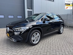 Mercedes-Benz GLA-Klasse - 200 Business Solution LED, Dodehoekass, Navi, Sfeerverlichting, etc