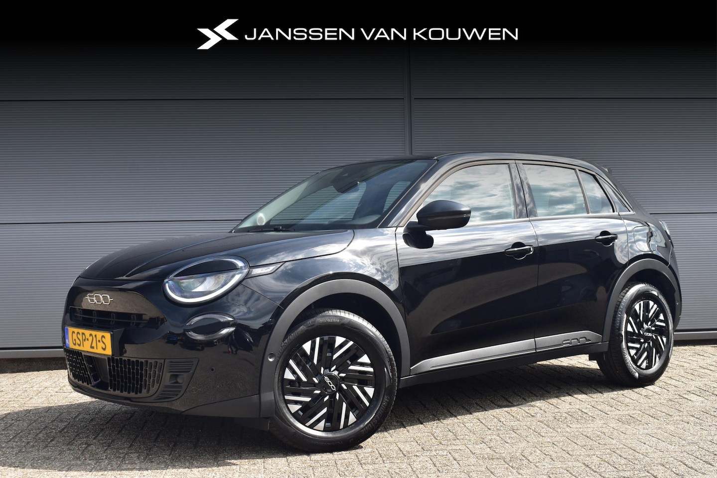 Fiat 600 - 1.2 Hybrid Urban Automaat Keyless Camera Dodehoek Detectie - AutoWereld.nl