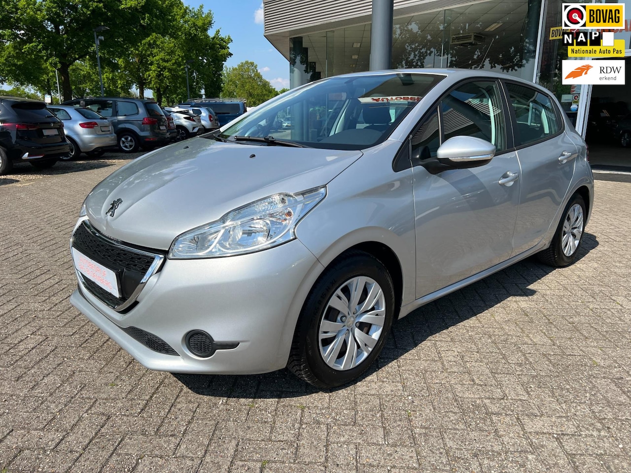 Peugeot 208 - 1.2 Vti Active 1.2 VTi Active, Airco, Radio/ Media, 5-deurs, etc. - AutoWereld.nl