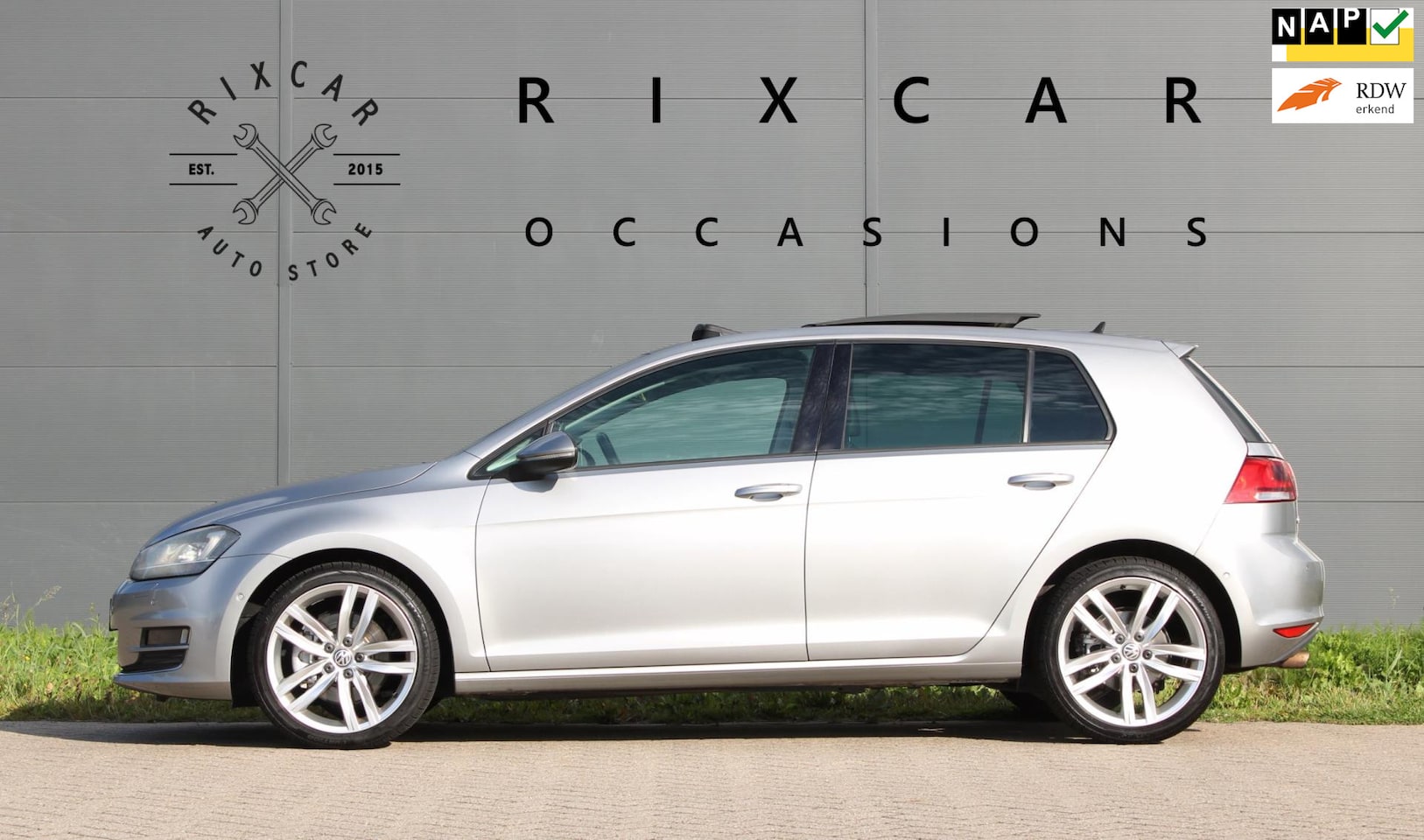 Volkswagen Golf - 1.4 TSI Highline Automaat PanoDak ACC Keyless Massage Allseason !!NIEUWBINNEN!! - AutoWereld.nl