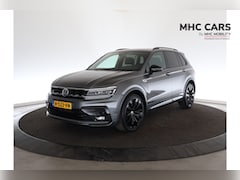 Volkswagen Tiguan - 1.5 TSI ACT Highline Business R | DSG | Black style | Panoramadak | 20'' suzuka |