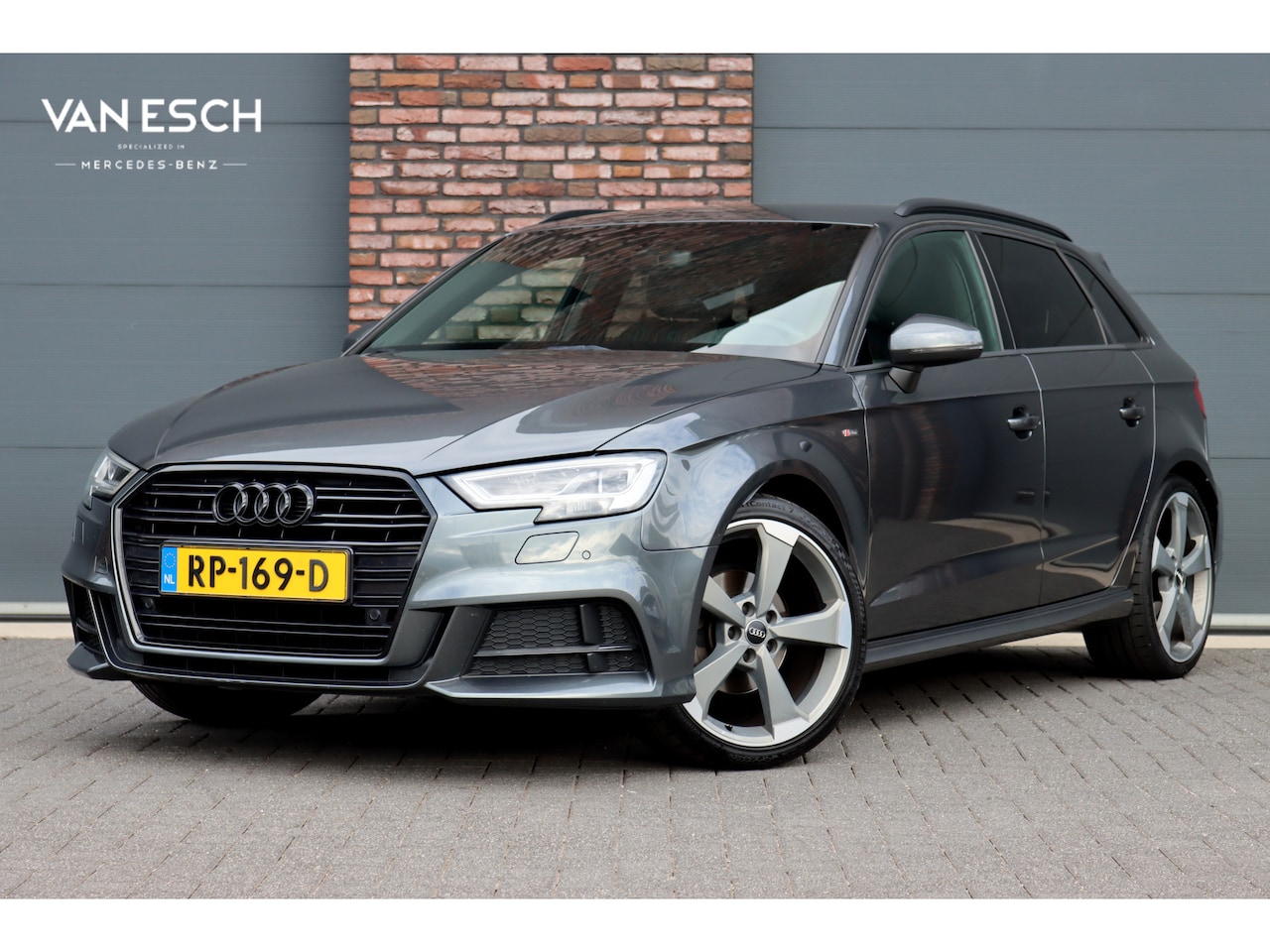 Audi A3 Sportback - 1.5 TFSI CoD Sport S Line Edition | Automaat | 3x S-Line | Virtual Cockpit | Sportstoelen - AutoWereld.nl