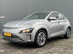 Hyundai Kona Electric - 64 kWh 204pk Pure | LED | Camera | Climate | Carplay | Keyless | Navigatie | 17" Lichtmeta