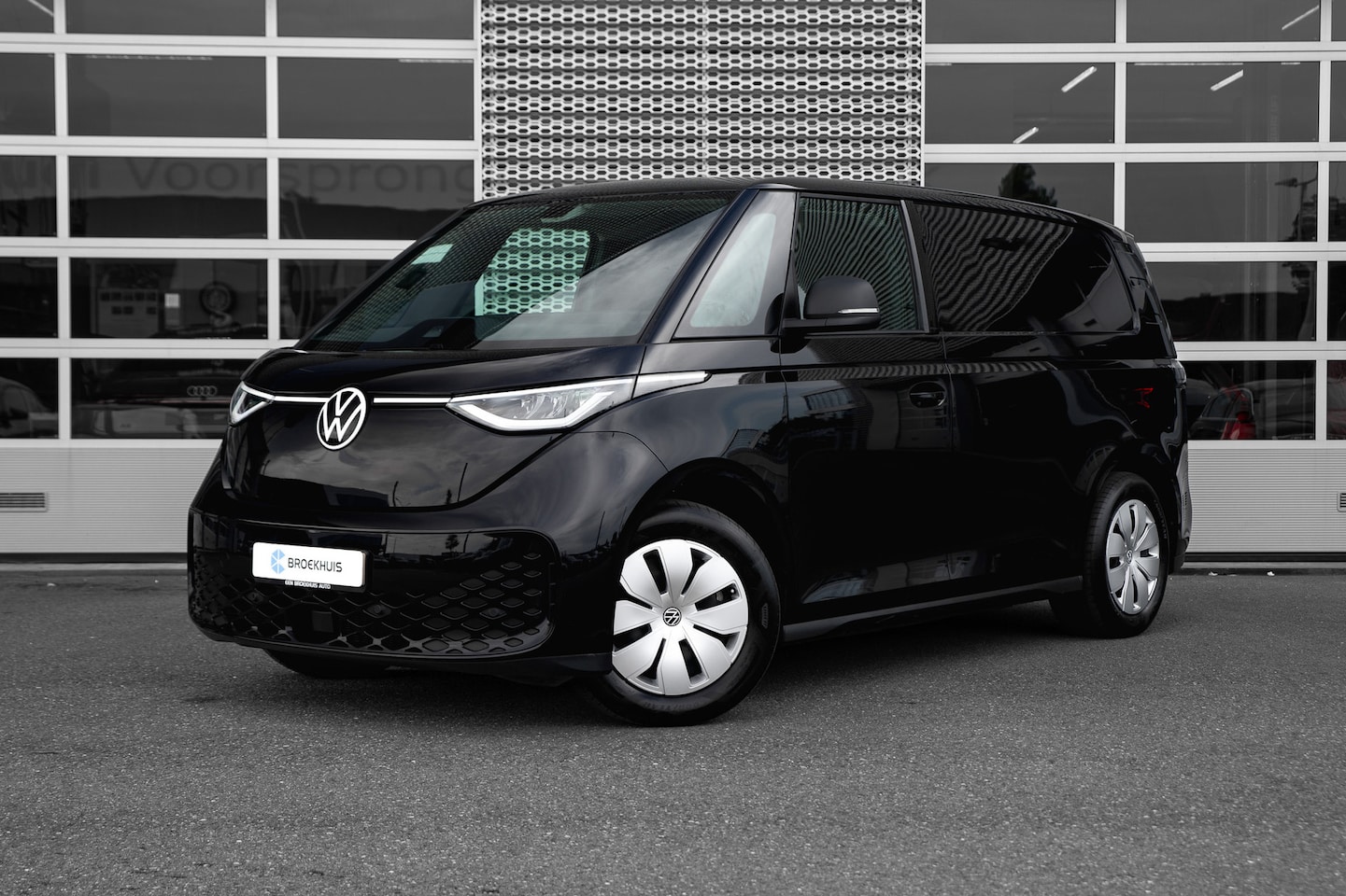 Volkswagen ID. Buzz Cargo - ID.Buzz 150 kW | Trekhaak |  Stoelverwarming | Adaptive Cruise | - AutoWereld.nl