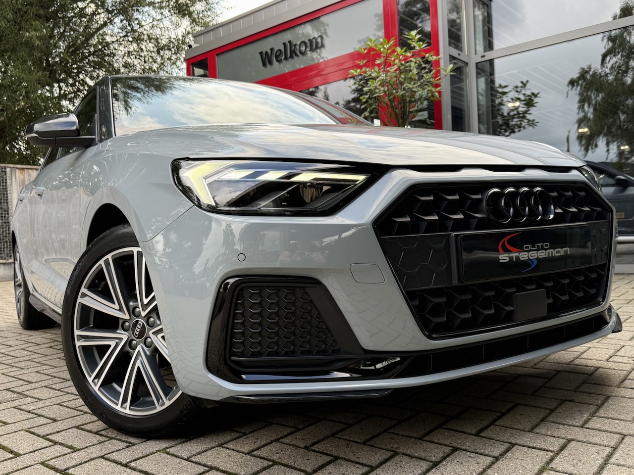 Audi A1 Sportback - 25 TFSI *!* VIRTUAL/ CARPLAY/ 17 INCH/ PDC/ STOELVERWARMING *!* - AutoWereld.nl