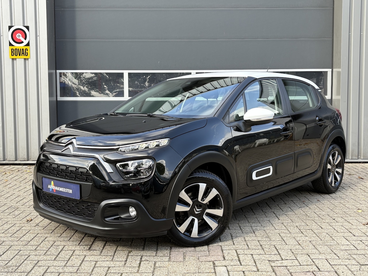 Citroën C3 - 1.2 PureTech Shine | Navi | Carplay | LED | PDC | All Season | Nieuwe Distributieriem | In - AutoWereld.nl