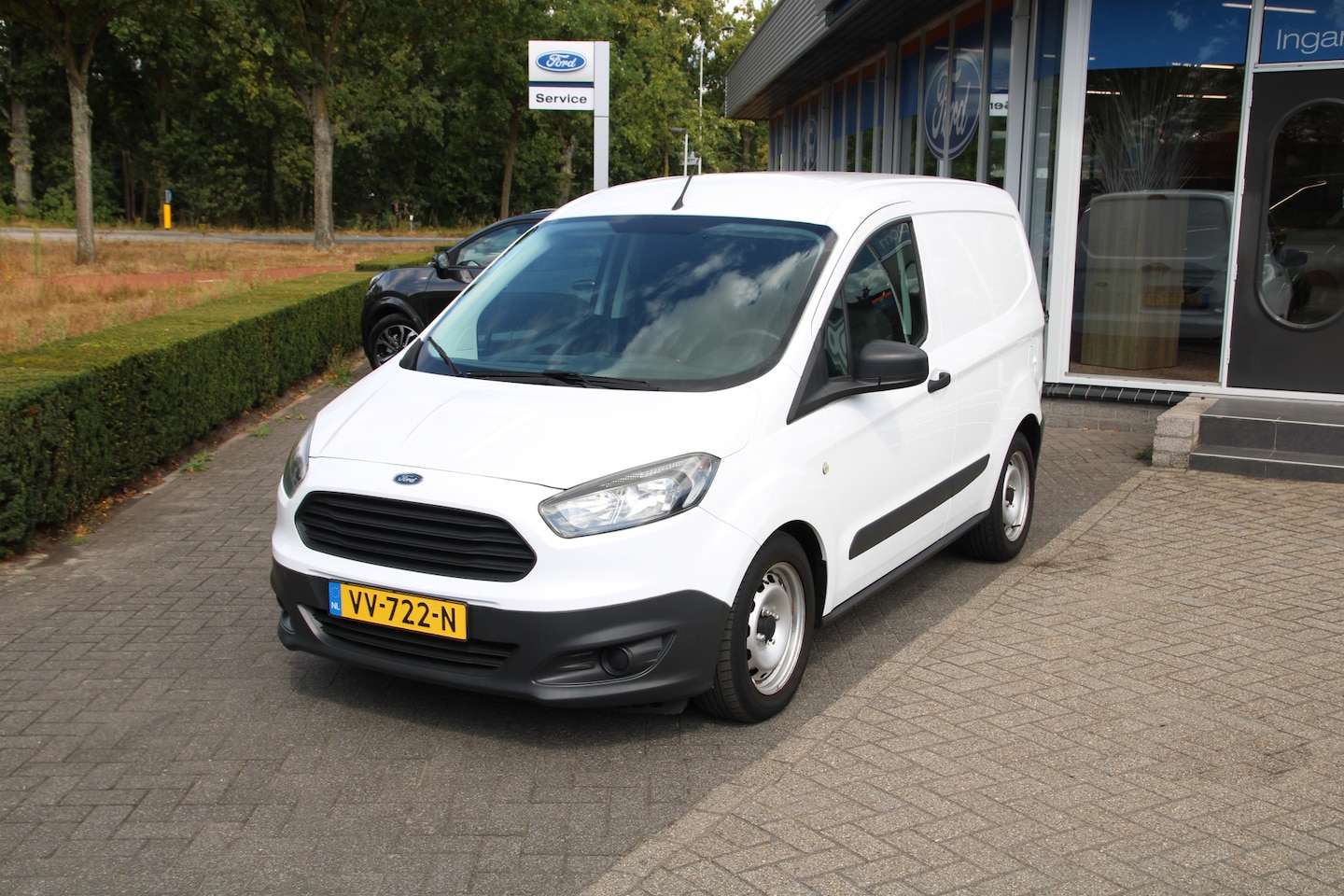 Ford Transit Courier - 1.6 TDCI Ambiente AIRCO | CV | RADIO | DEALER ONDERHOUDEN - AutoWereld.nl
