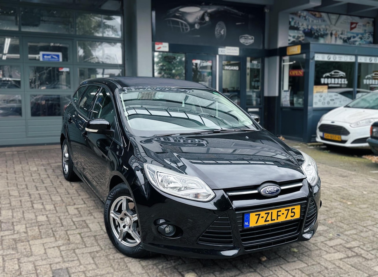 Ford Focus Wagon - 1.0 EcoBoost Edition Plus | AIRCO | TREKHAAK | ELEK.RAMEN | APK. - AutoWereld.nl