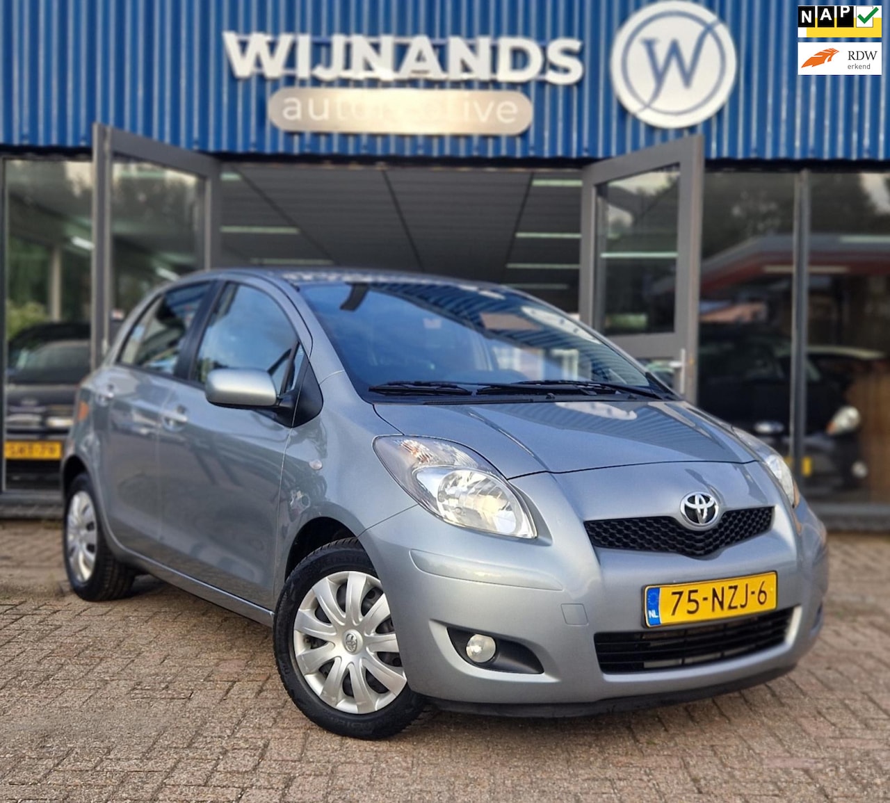 Toyota Yaris - 1.3 VVTi Aspiration Automaat Parks Clima APK - AutoWereld.nl