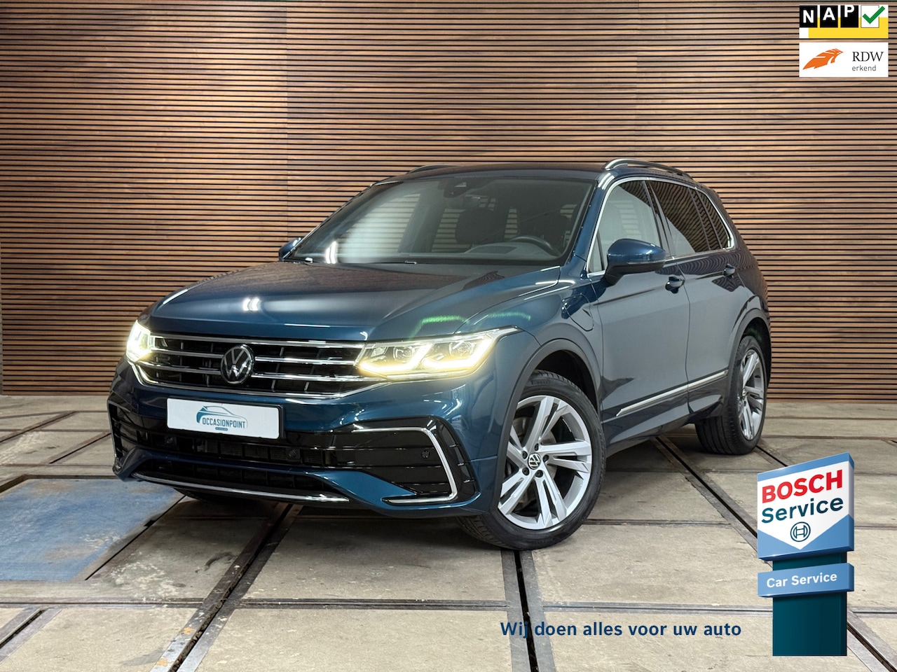 Volkswagen Tiguan - 1.4 TSI eHybrid 2x R-Line Business+ | HUD | Leder | Adaptive Cruise Control - AutoWereld.nl