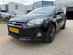 Ford Focus Wagon - 1.0 EcoBoost Titanium Bj 2014 Goed rijdende Auto waar niks mis mee is
