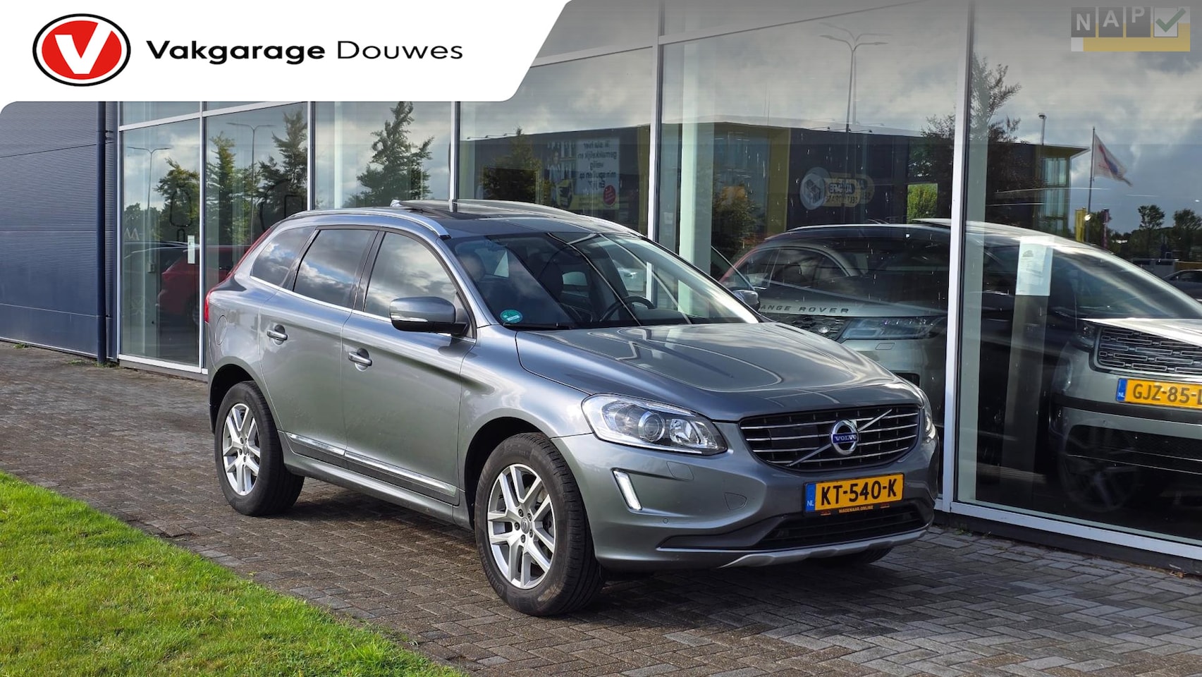 Volvo XC60 - 2.4 D4 R-Design | NAP | Automaat | Pano | Leder | ACC | Stoel & Stuurverwarming | BLIS | M - AutoWereld.nl