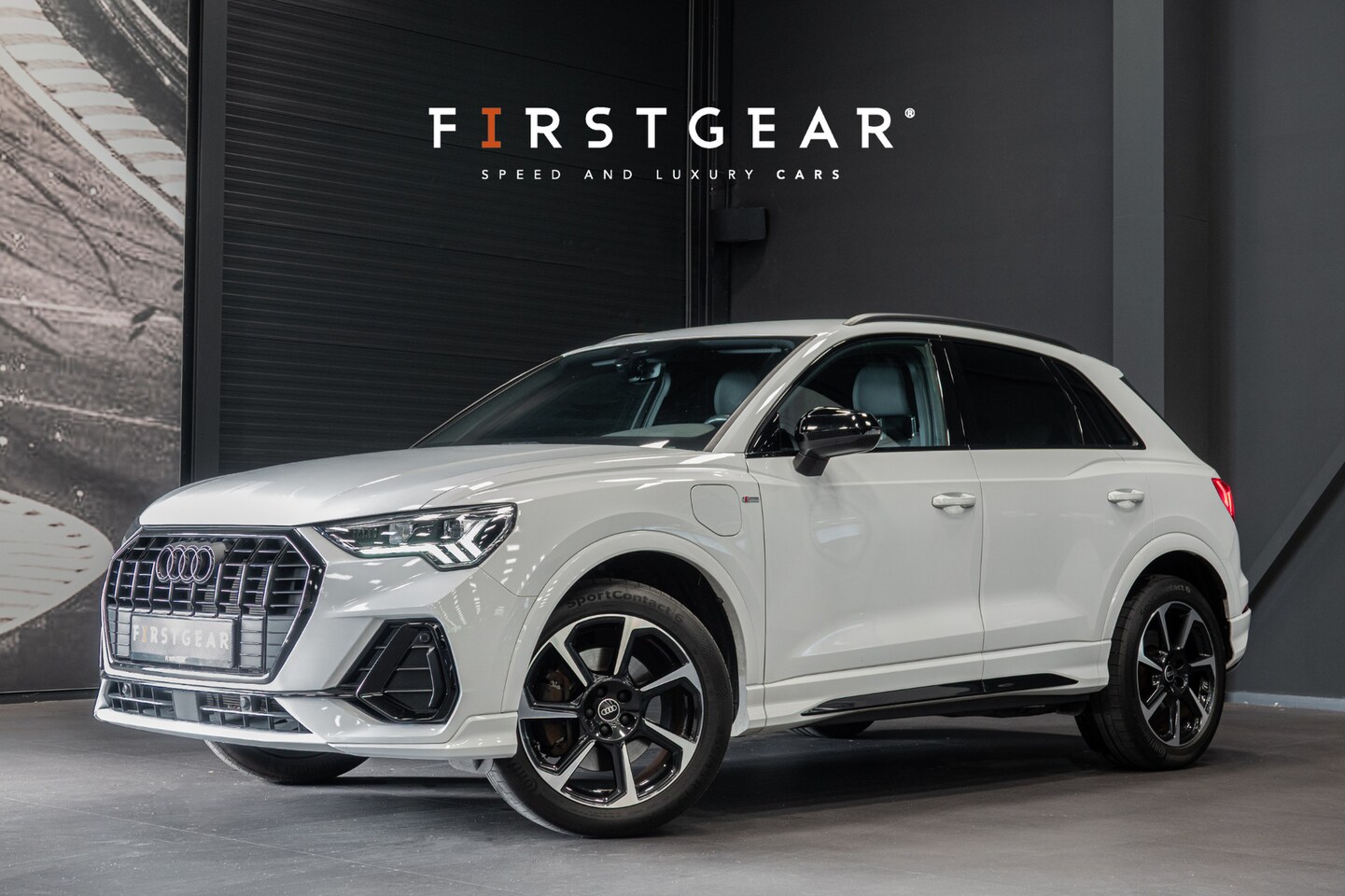 Audi Q3 - 45 TFSI e S edition *Sportstoelen / ACC / Business-pakket / Lane-assist / Stoelverwarming* - AutoWereld.nl