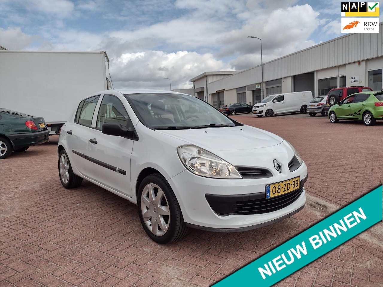 Renault Clio - 1.2-16V Authentique MOOIE AUTO BEL 0619590613 APK 13-01-2026 5 DRS - AutoWereld.nl