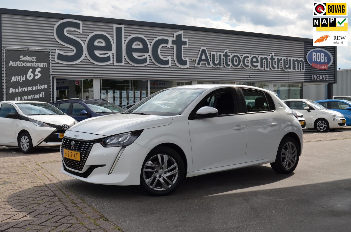 Peugeot 208 - 1.2 Blue Lease Active|LED|CARPLAY|CAMERA+SENSOREN|NAVI|SPORTVELGEN - AutoWereld.nl