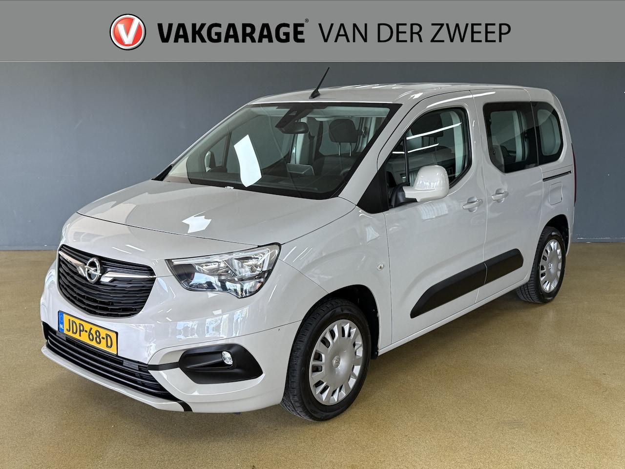 Opel Combo Tour - 1.2 Turbo L1H1 Edition | Carplay | Navi | Trekhaak - AutoWereld.nl