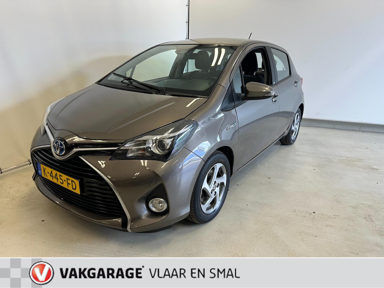 Toyota Yaris - 1.5 Hybrid Business Plus Trekhaak-Achteruitrij camera-Bleutooth - AutoWereld.nl