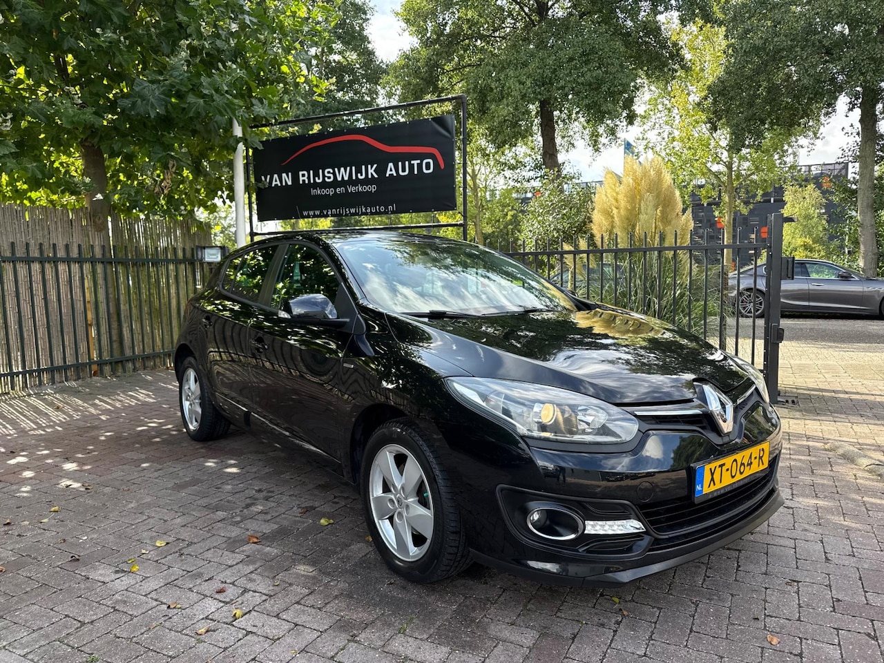 Renault Mégane - 1.5 dCi Limited Clima Cruise-con Facelift Pdc - AutoWereld.nl