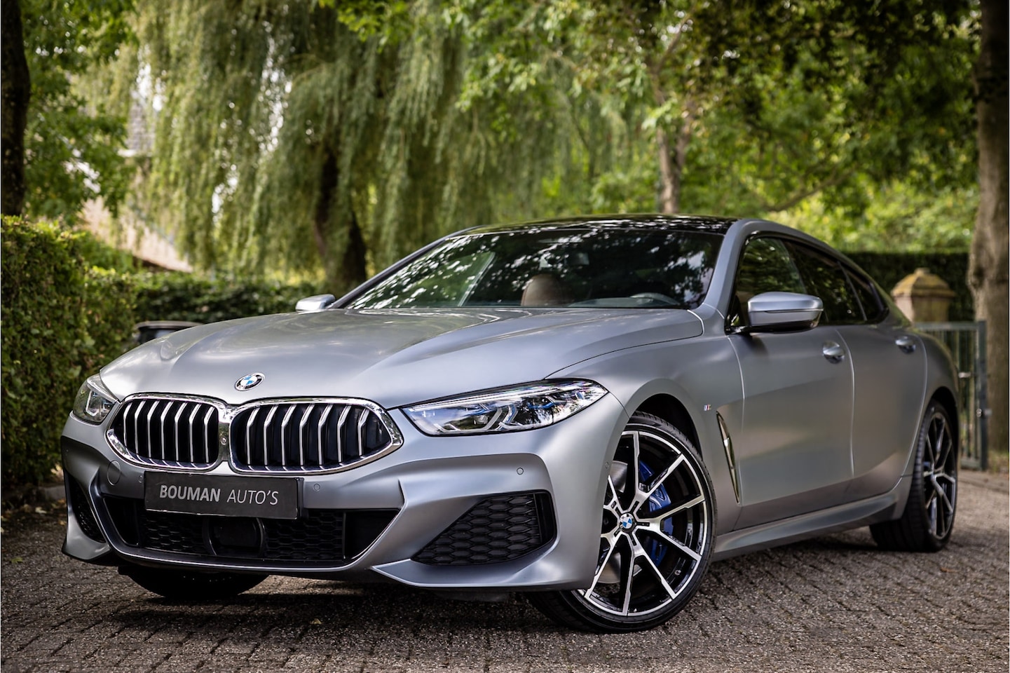BMW 8-serie Gran Coupé - 840i xDrive M Sport Frozen Grey Individual Soft Close Laser Panorama - AutoWereld.nl