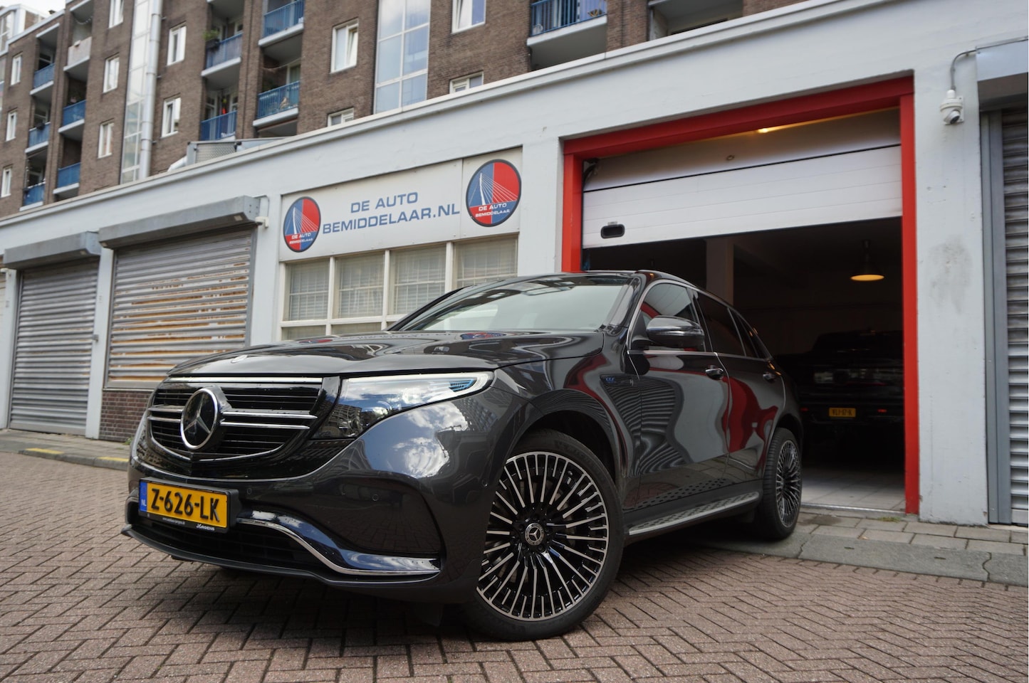Mercedes-Benz EQC - 400 4MATIC AMG Line Premium Plus 80 kWh | BTW | Adaptive Cruise | Lane Departure | 21inch - AutoWereld.nl