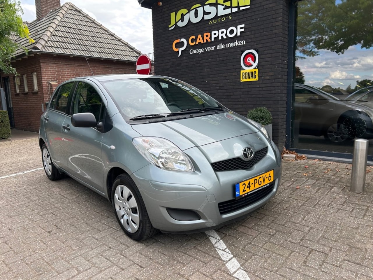 Toyota Yaris - 1.3 VVT-i Aspiration 1.3 VVT-I ASPIRATION - AutoWereld.nl
