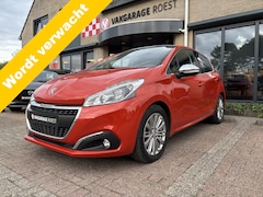Peugeot 208 - 5DRS 1.2 Automaat Allure Panoramadak / Trekhaak / Carplay