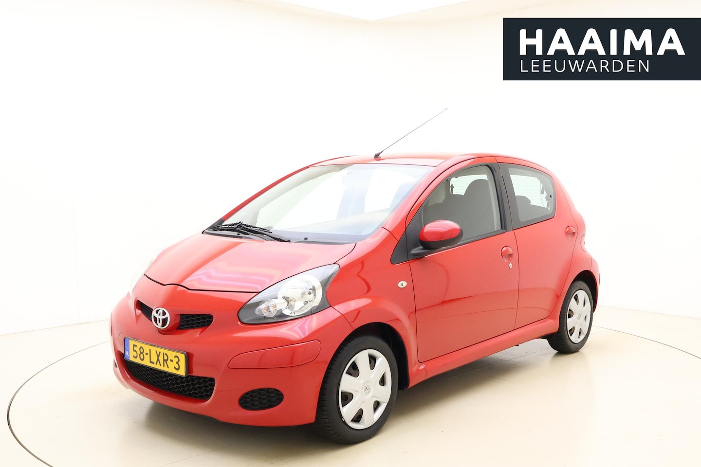 Toyota Aygo - 1.0-12V Comfort 68 PK | Handgeschakeld | 5-deurs | Airco | Elektrische ramen | Radio | USB - AutoWereld.nl