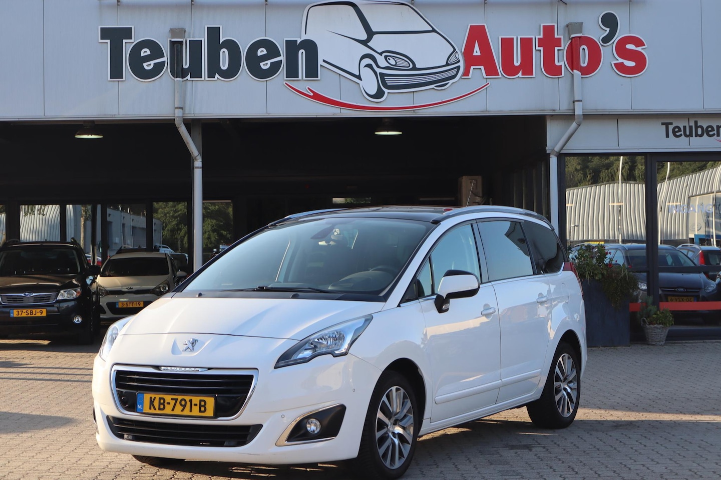 Peugeot 5008 - 1.6 THP Active 7p. Cruise control, Climate control, Isofix - AutoWereld.nl