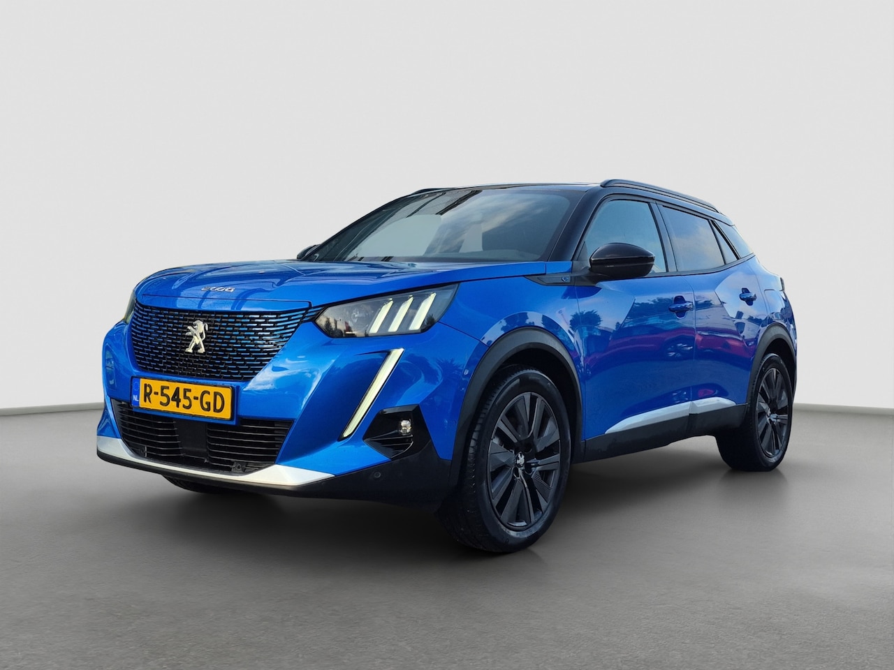 Peugeot e-2008 - EV GT Pack 50 kWh Leder/Alcantara | Panoramadak | Stoel + Voorruitverwarming - AutoWereld.nl