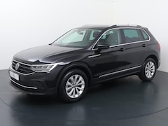 Volkswagen Tiguan - 1.5 TSI Life | 130 PK | Navigatiesysteem | Voorstoelen verwarmd | LED verlichting | Achter
