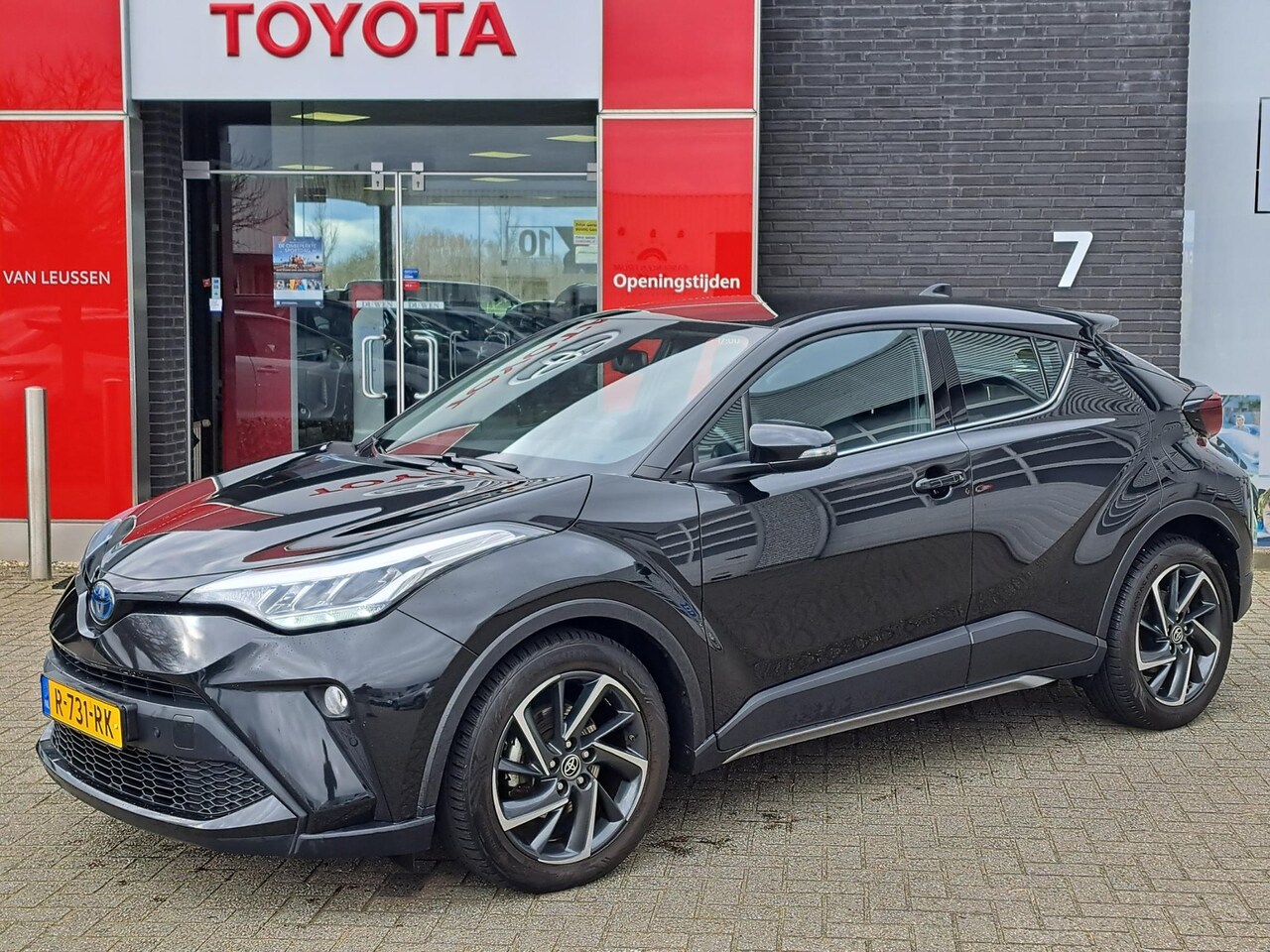 Toyota C-HR - 1.8 HYBRID DYNAMIC ORG. NL APPLE & ANDROID PARKEERSENSOREN AD-CRUISE CAMERA - AutoWereld.nl