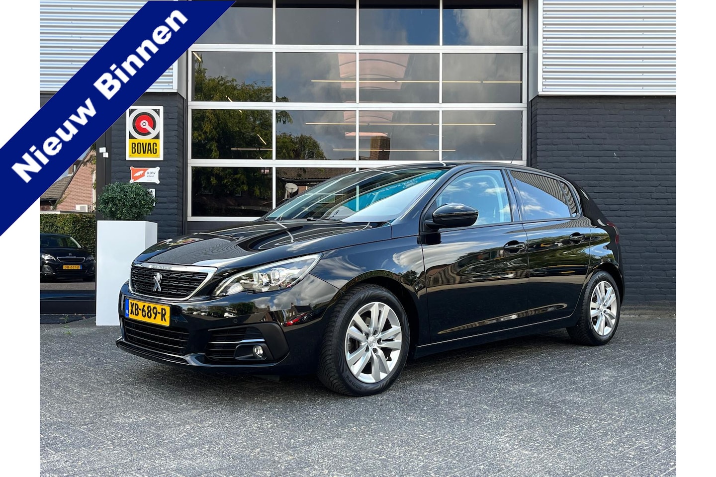 Peugeot 308 - 1.2 Blue Executive, Bluetooth, CarPlay, Cruise, Pano, Navi, PDC - AutoWereld.nl
