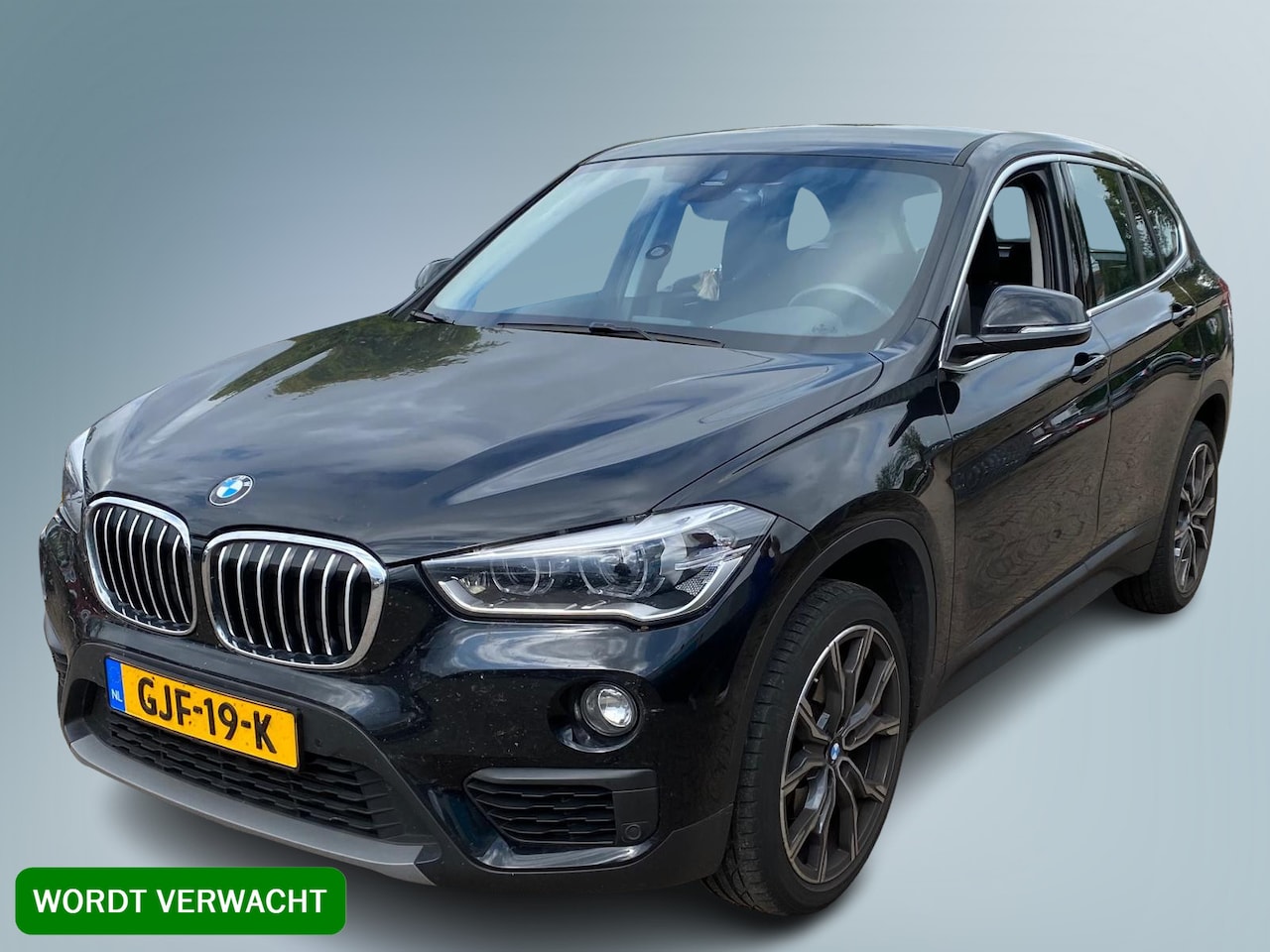 BMW X1 - sDrive18i High Executive / Navi / LED / Clima / 19 Inch - AutoWereld.nl