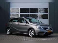 Mercedes-Benz B-klasse - 180 Ambition Airco/Cruise/Bi-Xenon/Navi/Bluetooth/PDCv+a/RadioAUX.USB/Isofix/17"LM/Trekhaa
