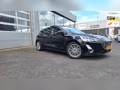 Ford Focus - 1.0 EcoBoost Titanium/Panorama Dak*17 Inch*Camera*Nav*Pdc*61 Dkm*Nl Auto*Enz