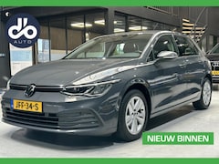 Volkswagen Golf - 1.0 eTSI Life Business DIGI DASHB. I SFEER VERLICHTING I FULL LED I PDC V+A + CAMERA