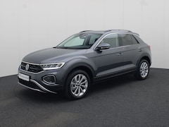 Volkswagen T-Roc - 1.5TSI/150PK Life DSG · Navigatie · Apple/Android Car Play · Camera + Parkersensoren · Gar
