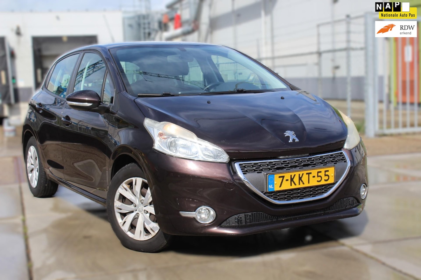Peugeot 208 - 1.2 VTi Active nap clima cruise multimedia parkeersensoren goed onderhouden - AutoWereld.nl