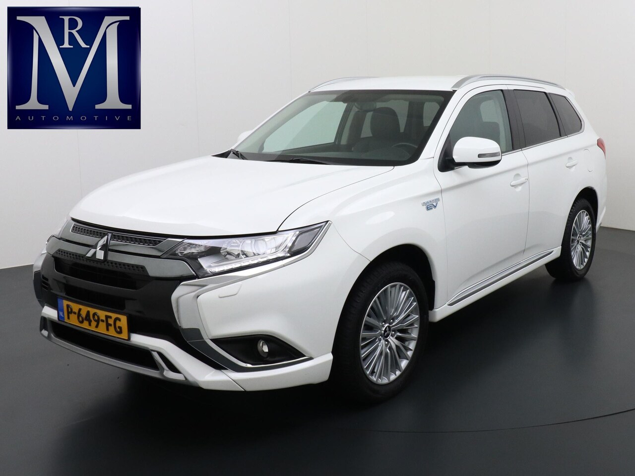 Mitsubishi Outlander - 2.4 PHEV Intense+ VAN: 28.900,- VOOR: 25.330,- UW HERFSTVOORDEEL: 3.570,- PLUG-IN HYBRIDE - AutoWereld.nl