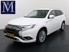 Mitsubishi Outlander - 2.4 PHEV Intense+ VAN: 28.900, - VOOR: 25.330, - UW HERFSTVOORDEEL: 3.570, - PLUG-IN HYBRI