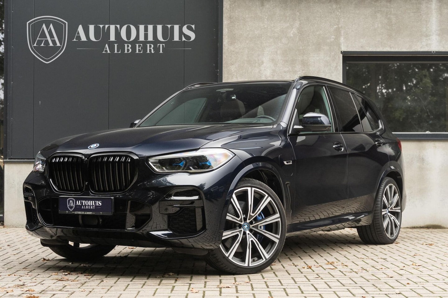 BMW X5 - xDrive45e M-Sport B&W Individual 22'' St. Ventilatie - AutoWereld.nl