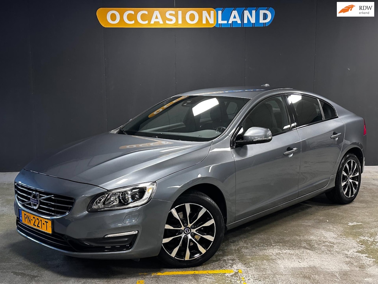 Volvo S60 - 1.5 T2 Polar+ Dynamic|LEDER|CRUISE|STOELV|NAVI|BLUETOOTH|17INCH|NAP| - AutoWereld.nl