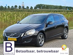 Volvo V60 - 1.6 D2 Momentum /Chique uitstraling/Perfect onderhouden/