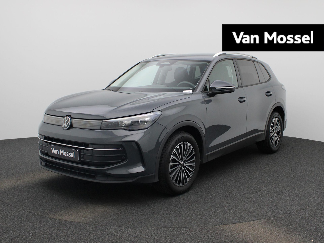Volkswagen Tiguan - 1.5 eTSI Life Edition 130 PK | Automaat | Trekhaak  | Navigatie | 18 inch Napoli Velgen | - AutoWereld.nl