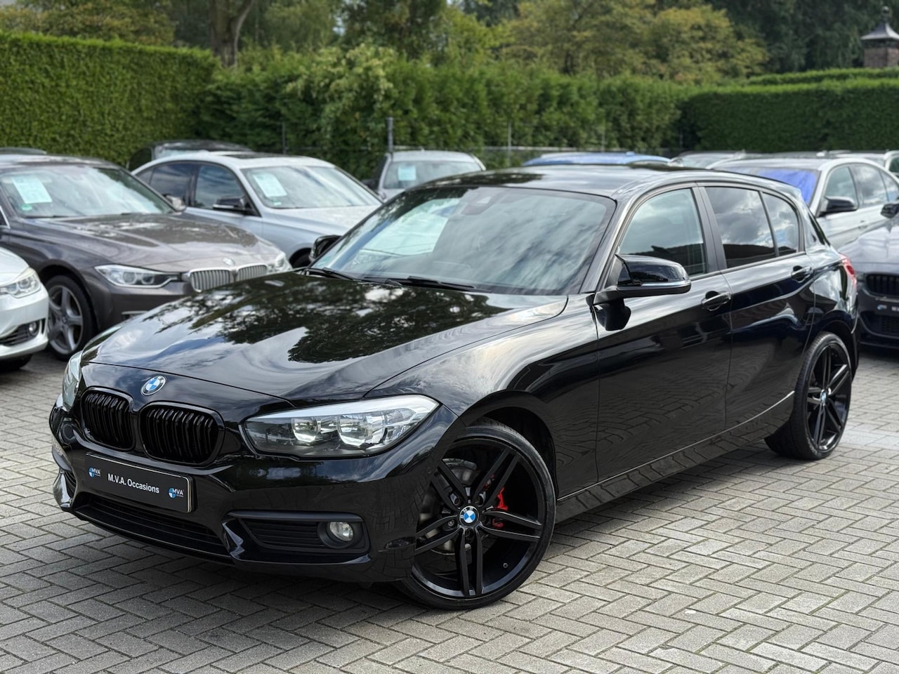BMW 1-serie - 116i Essential|Lci|18 inch|Cruise control|Pdc|Stoelverwarming|Airco|Nette staat.. - AutoWereld.nl